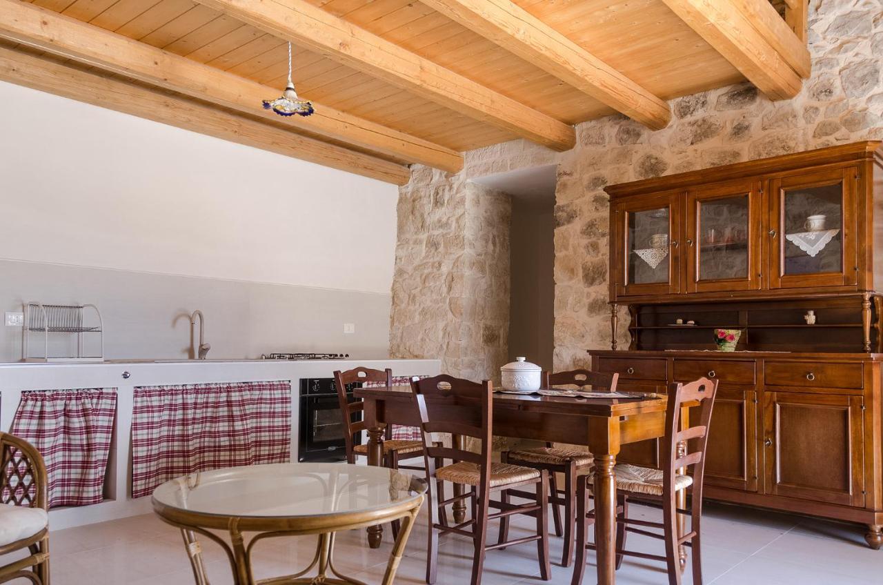 Vivere gli Iblei - Maison en plain air Ragusa Esterno foto