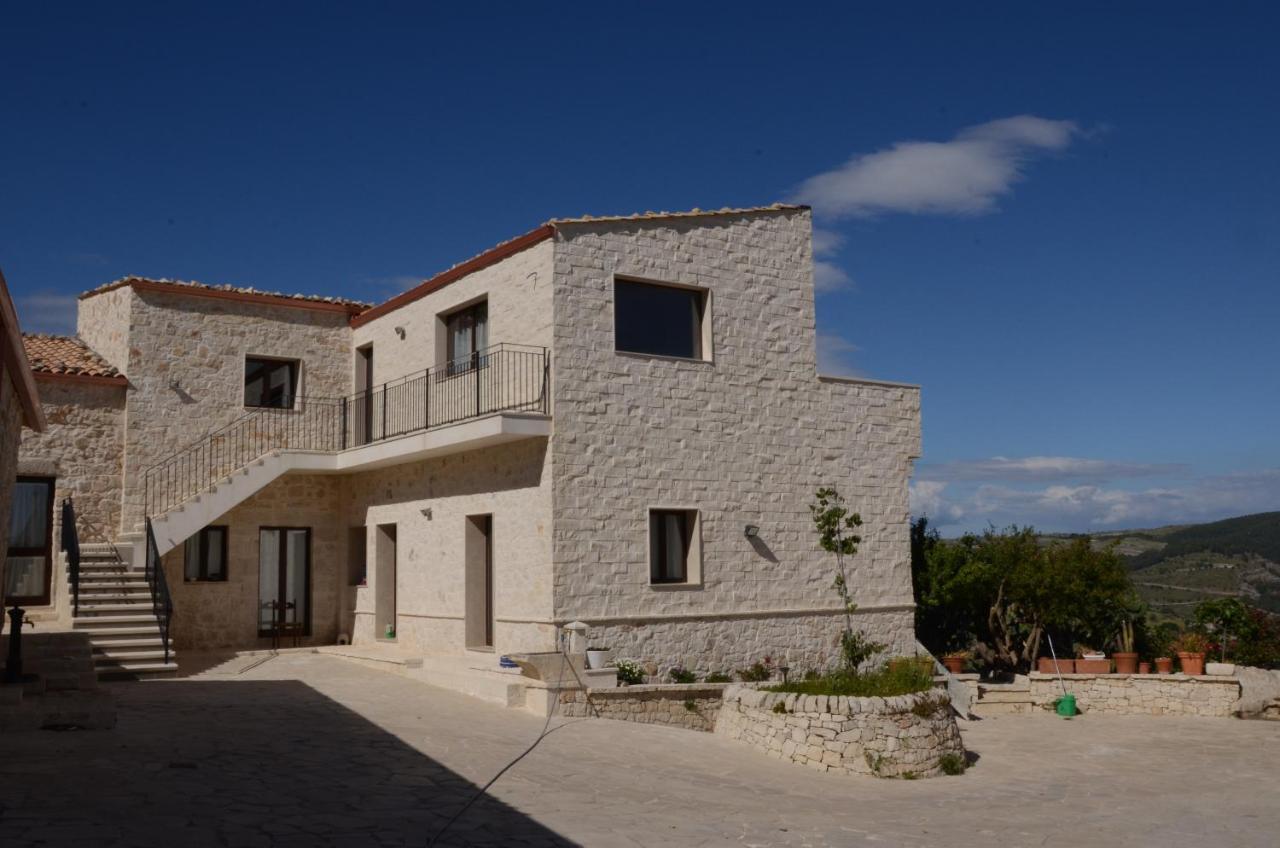 Vivere gli Iblei - Maison en plain air Ragusa Esterno foto